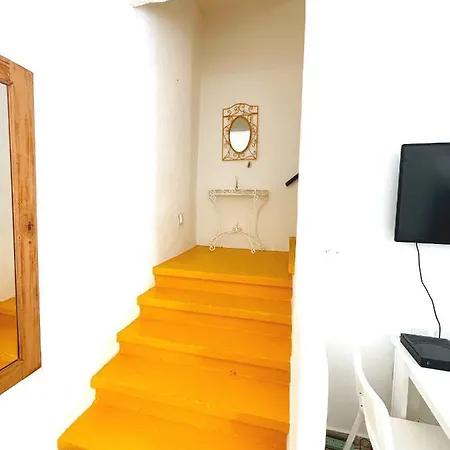 Moco, Modern Comfort In Historic Of بيت للعطل *