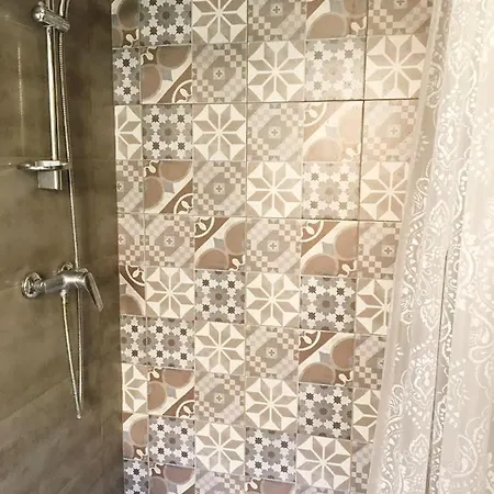 بيت للعطل Moco, Modern Comfort In Historic Of