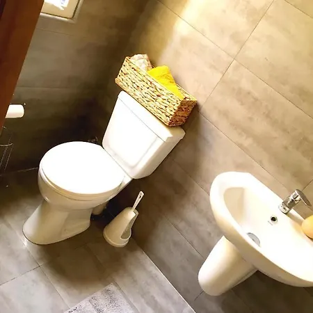 بيت للعطل Moco, Modern Comfort In Historic Of