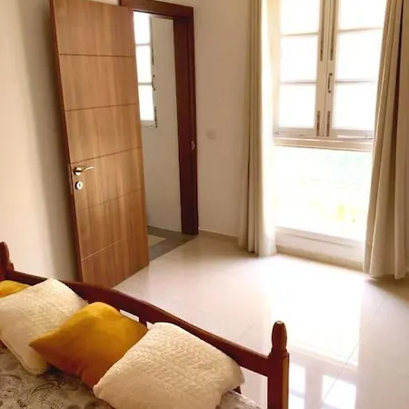 Moco, Modern Comfort In Historic Of * Senglea