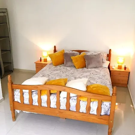 Moco, Modern Comfort In Historic City Of Senglea