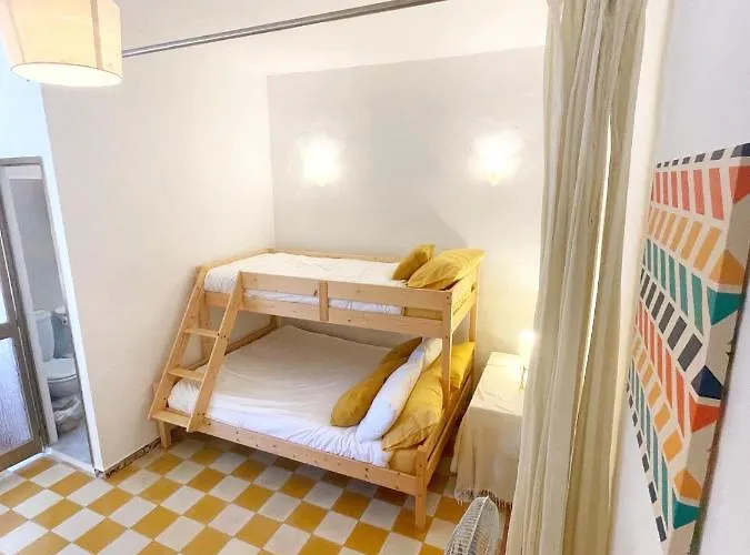 Vakantiehuis Moco, Modern Comfort In Historic Of