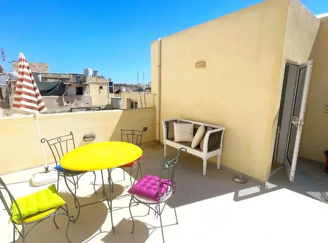 Moco, Modern Comfort In Historic Of