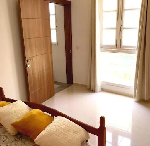 Moco, Modern Comfort In Historic Of * Senglea