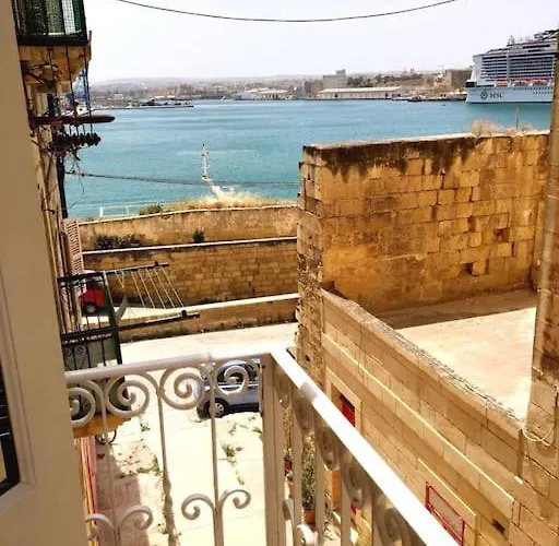 Moco, Modern Comfort In Historic Of *