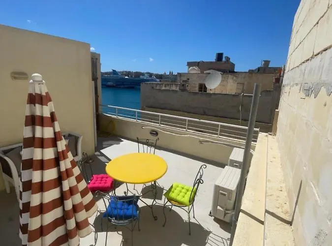 Moco, Modern Comfort In Historic Of Tatil Evi *